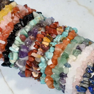 Handmade Colorful Natural Stone Healing Gravel Chipped 7 Chakra Crystal Chip Bracelet   Set 1